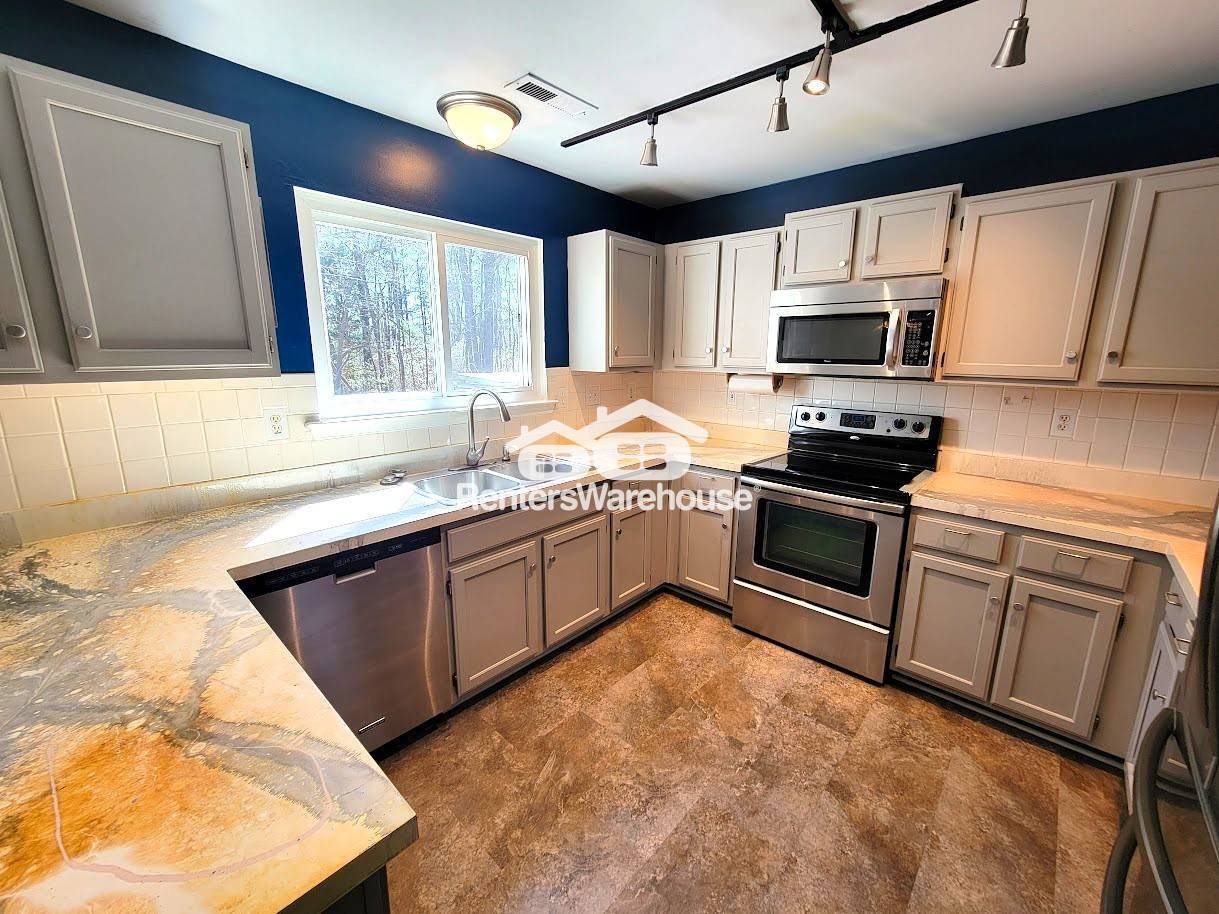 Building Photo - 2135 Sunset Maple Ln