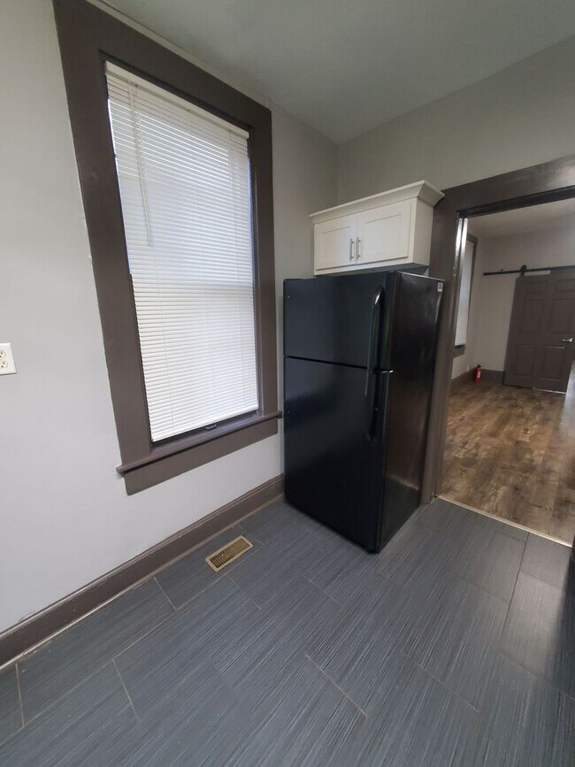 Building Photo - 1505 S 3rd St