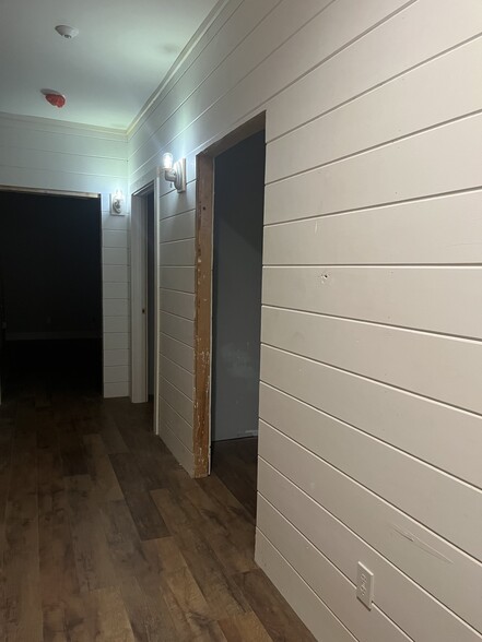 Building Photo - 310 Main St