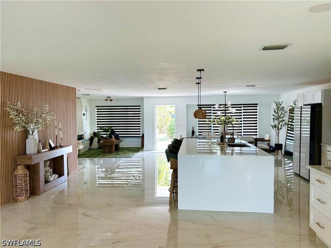 Building Photo - 337 Shore Dr