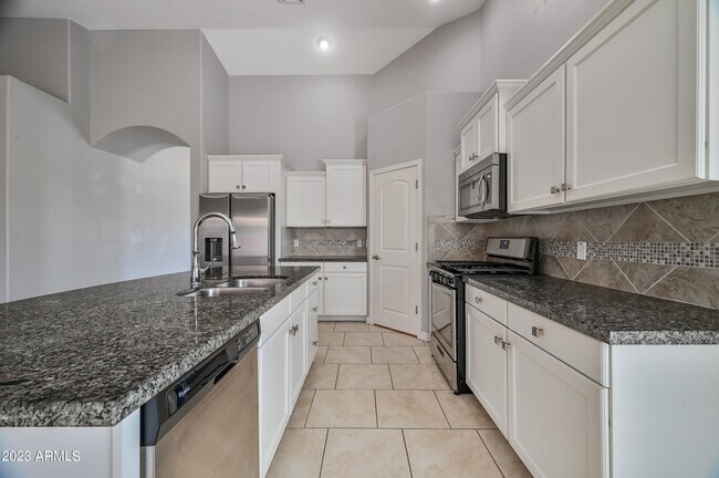 Building Photo - 11502 E Sable Ave