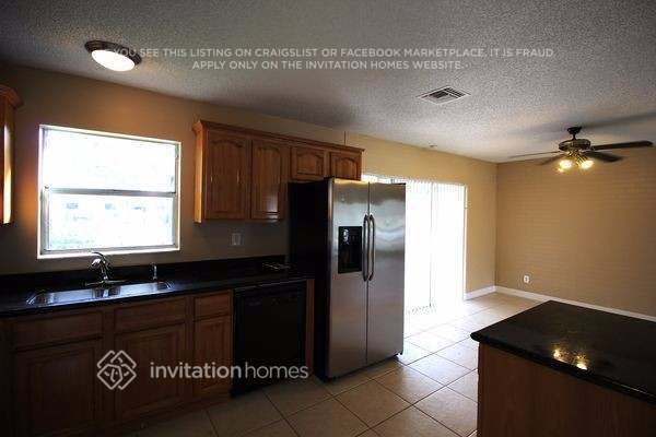 Building Photo - 6630 NW 24th Ct