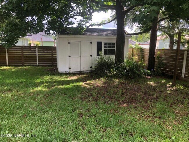 Building Photo - 12887 Dunns View Dr