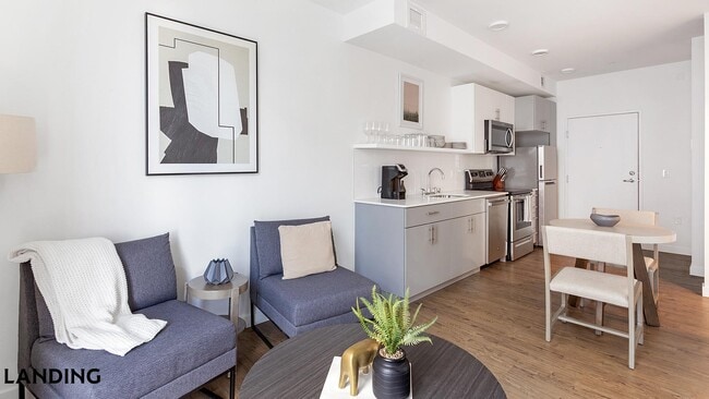 Building Photo - 1419 24th Ave