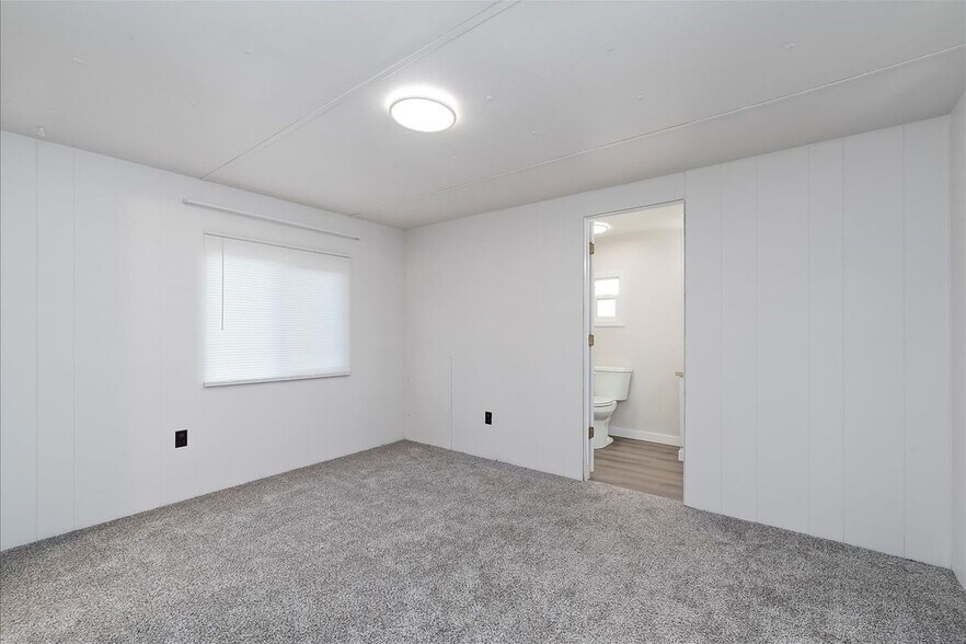 Building Photo - 10601 N Horseshoe Bend Rd