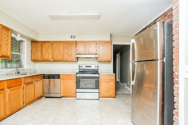 Building Photo - 2991 Elgin Dr