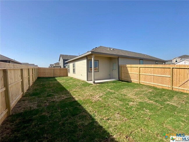 Building Photo - 2445 Ayers Dr