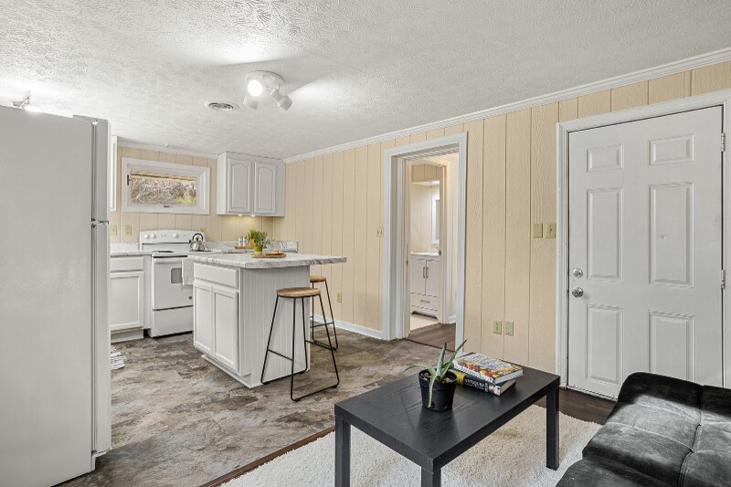 Building Photo - 2268 E Main St