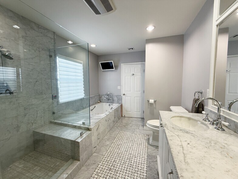 Building Photo - 5932 Cahill Ave