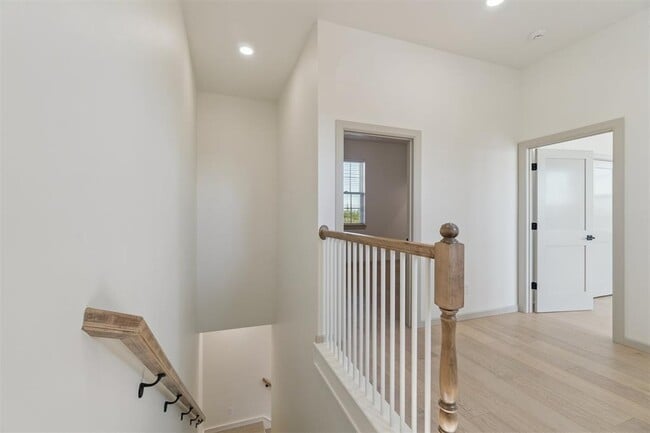 Building Photo - 18835 Selah Wy