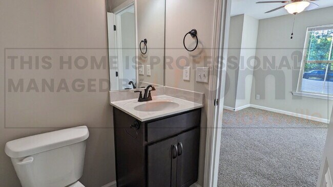 Building Photo - 107 Smithson Ln