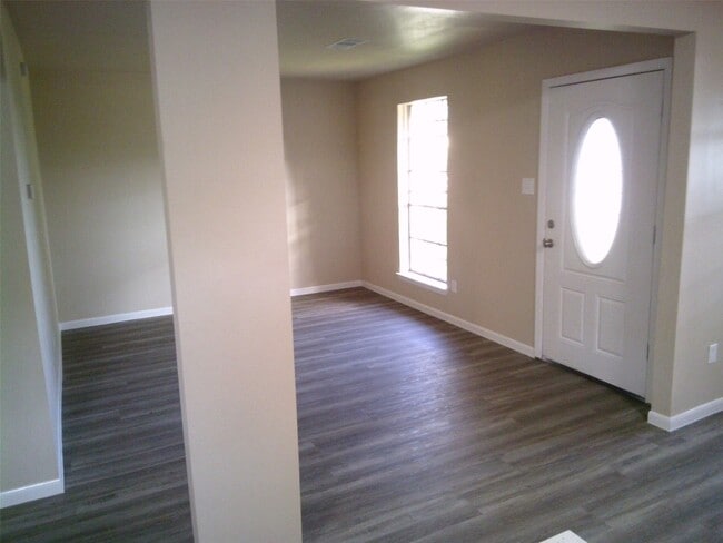 Building Photo - 11642 Harrow St