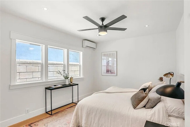 Building Photo - 3816 Goldwyn Terrace