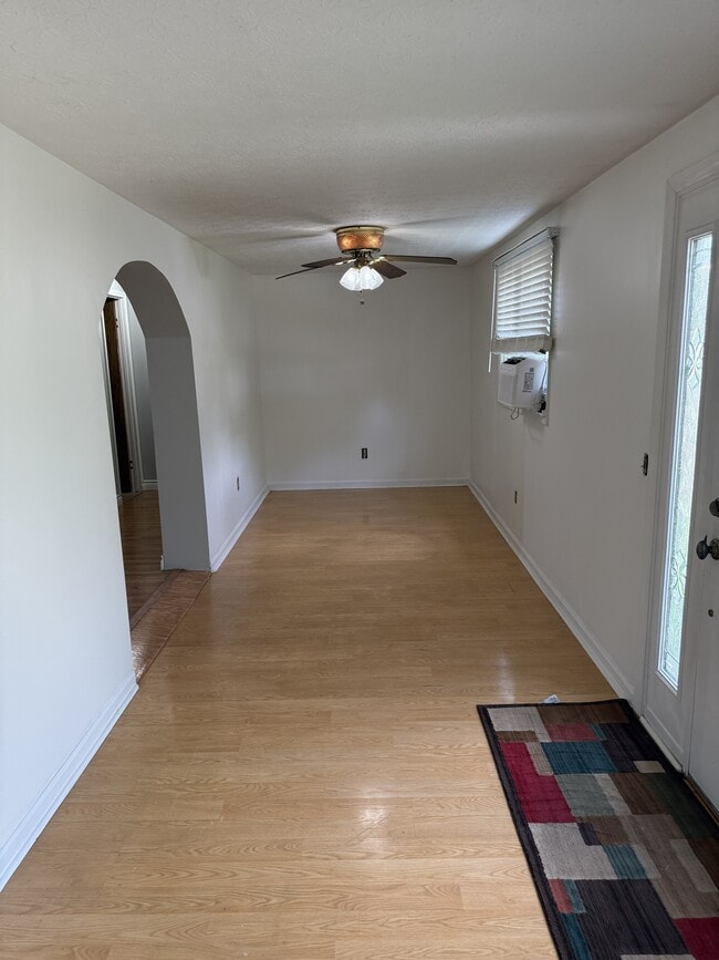 Building Photo - 225 Daniel St