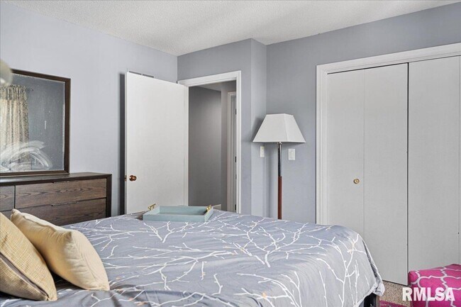 Building Photo - 2008 Jeanette Ln