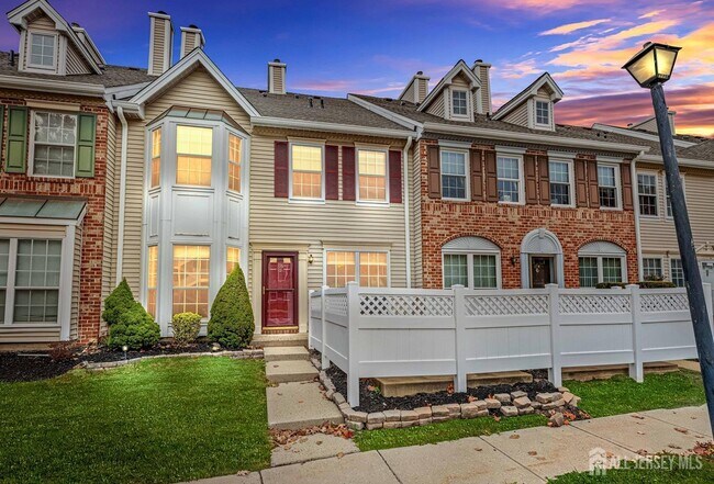 Primary Photo - 115 Albury Way