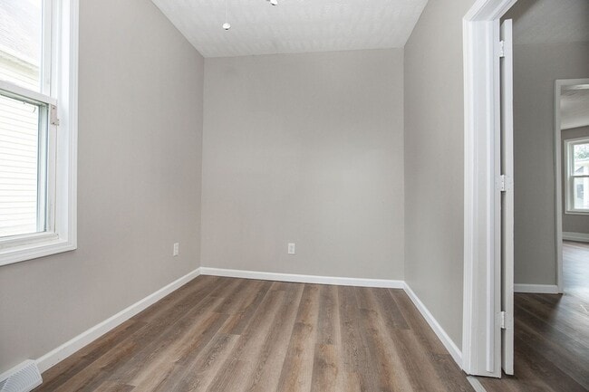 Building Photo - 3422 W 52nd St