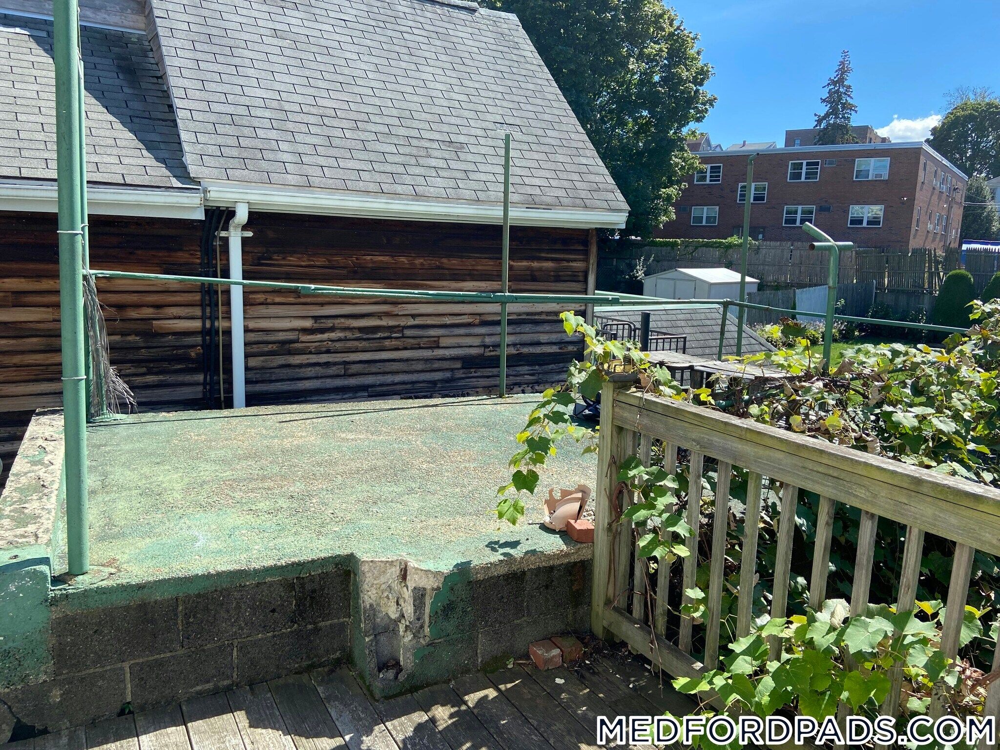 Building Photo - 569 Main St