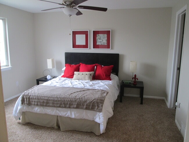 Building Photo - 3 bedroom house near Garden Acres Park