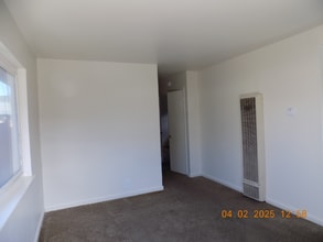 Building Photo - 2907 Calvin Ave