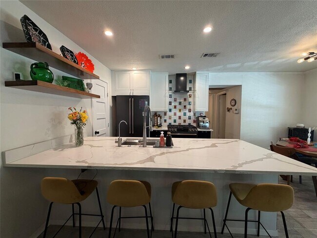 Building Photo - 2626 Baxter Dr