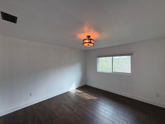 Building Photo - Spacious Vista Home with Large Lot, Designer Finishes & Guest Suite