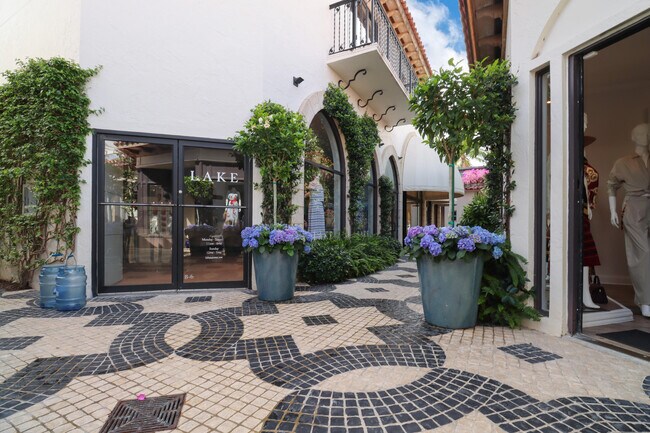 Building Photo - 600 S Dixie Hwy