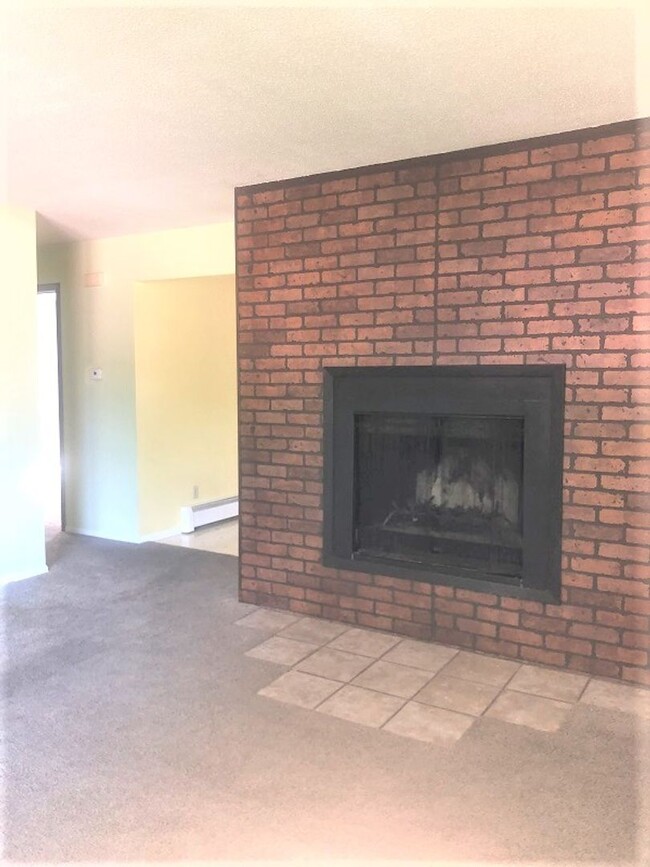 Building Photo - 2700-2702 Scenic