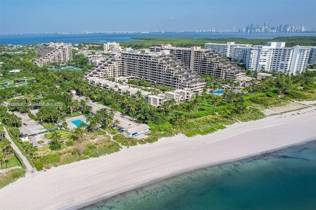 Building Photo - 151 Crandon Blvd