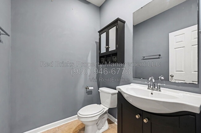 Building Photo - 2714 Aldergrove Rd