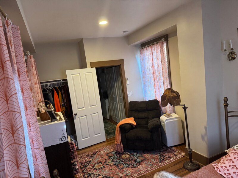 Building Photo - 201 Mulberry St