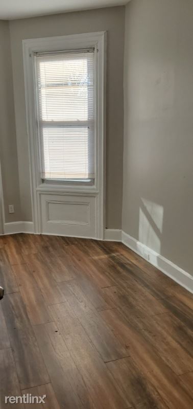 Building Photo - 460 Park Ave