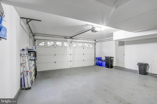 Building Photo - 9700 Whitley Park Pl