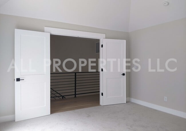 Building Photo - 8048 W 52nd Ln