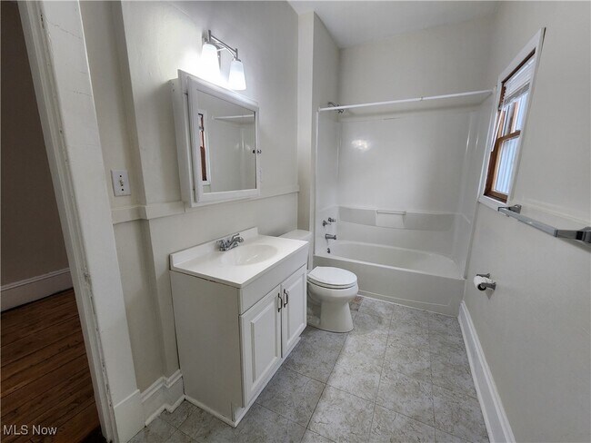 Building Photo - 1949 Coltman Rd