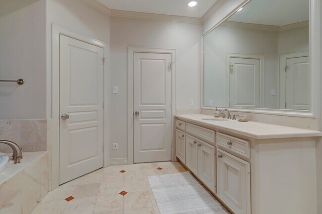 Building Photo - 5313 Fayette St