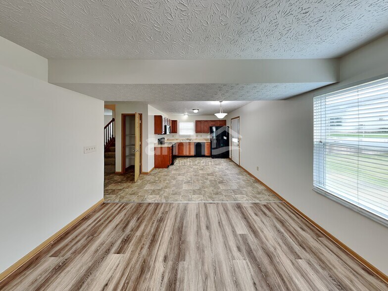 Building Photo - 3852 Winding Twig Dr