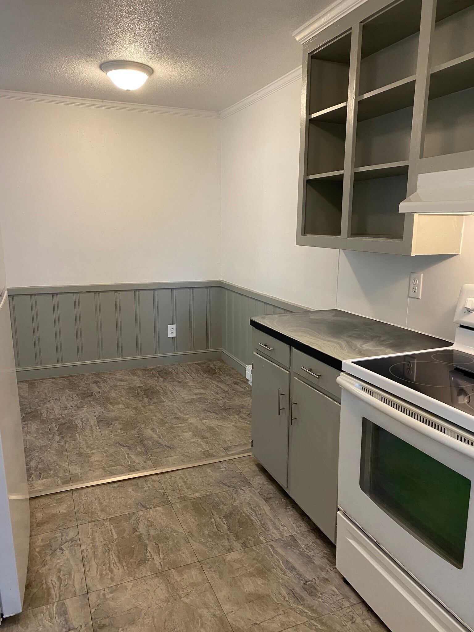 Building Photo - 577 S 7th St