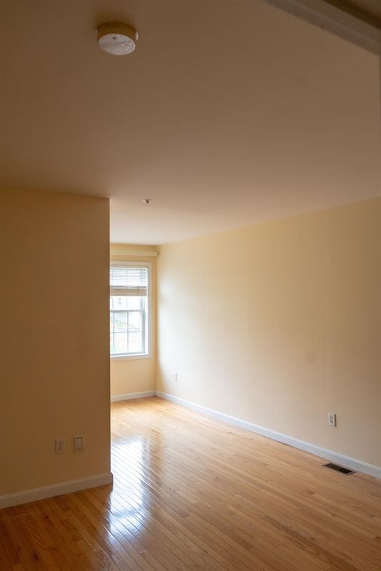 Building Photo - 27 Reed Dr
