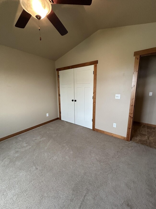 Building Photo - 546 Talon Way