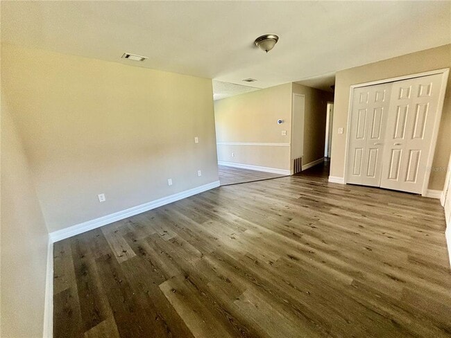 Building Photo - 504 Blackbird Ln