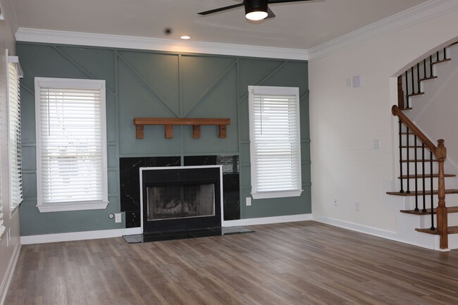 Building Photo - 3 Bedroom Single Family Home (Newly Renova...