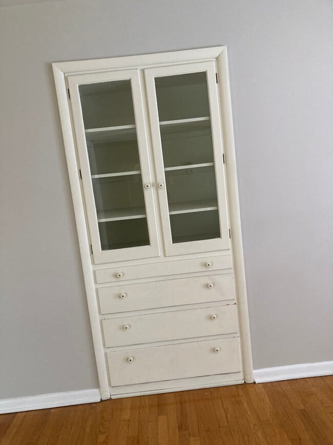 Buikt in china cupboard in dining room - 3065 Shelley Lynn Dr