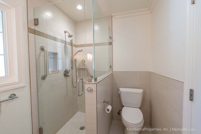 Building Photo - Remodeled single story Willow Glen home wi...