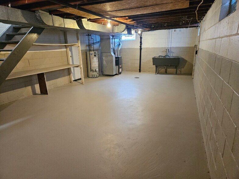 Basement - 125 29th St NE