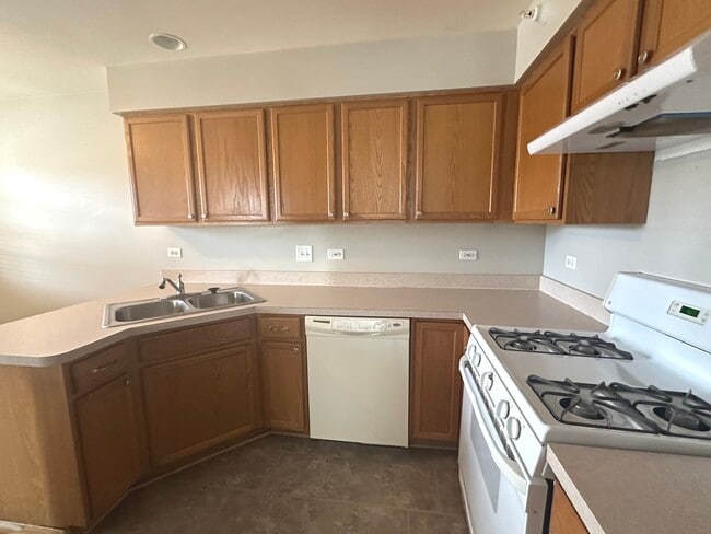 Building Photo - 2503 Dickens Dr