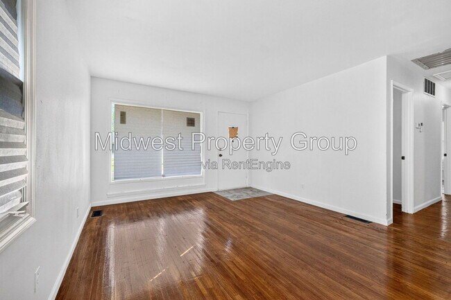 Building Photo - 338 Lancashire Rd