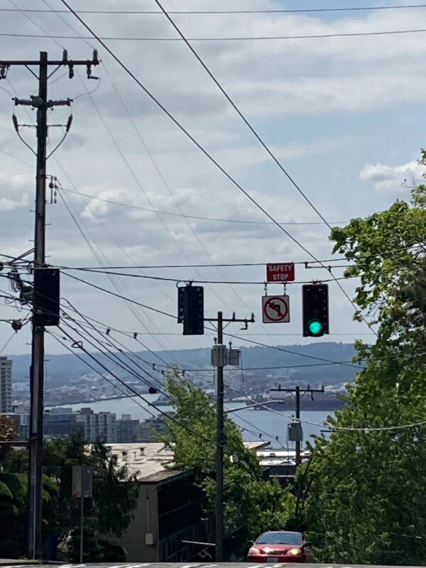 Building Photo - 1215 Queen Anne Ave N