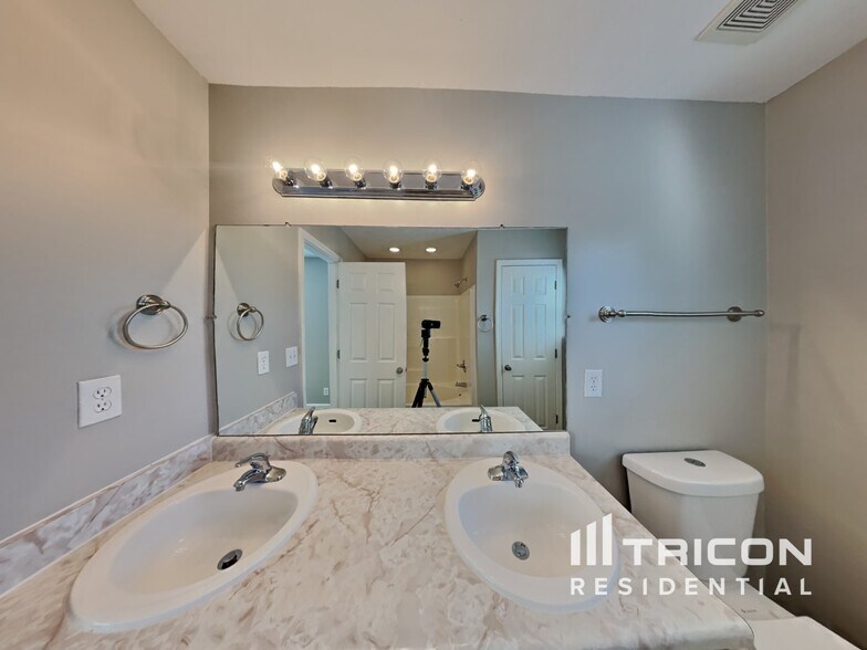 Building Photo - 1723 Ridge Runner Ct