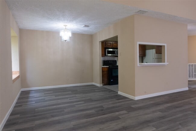 Building Photo - 8643 Causeway Dr